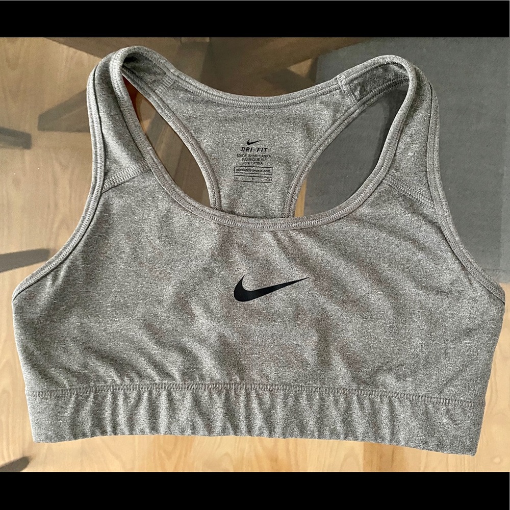 Nike Racerback Sports Bra - Small